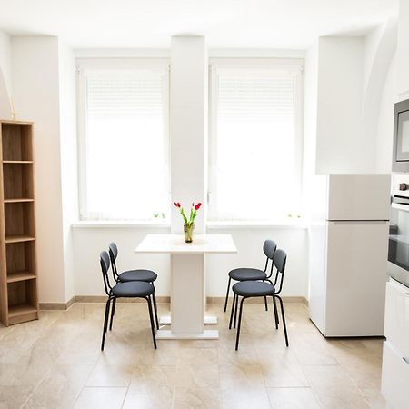 Winestone Corner Apartment デブレツェン エクステリア 写真