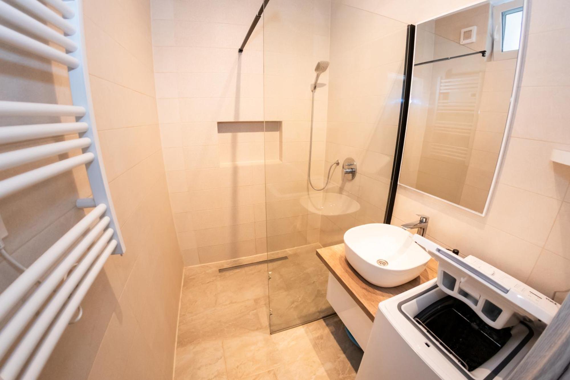 Winestone Corner Apartment デブレツェン エクステリア 写真